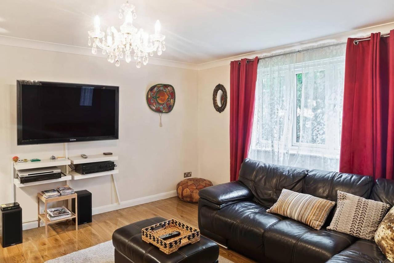 Beautiful And Cosy 2 Bedroom Flat 런던 외부 사진