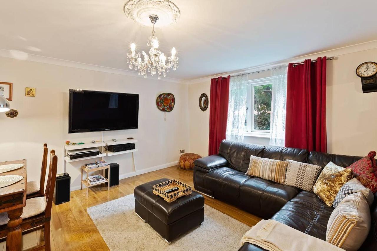 Beautiful And Cosy 2 Bedroom Flat 런던 외부 사진