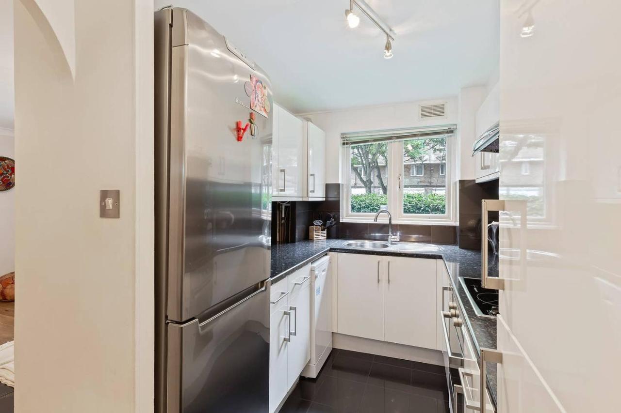 Beautiful And Cosy 2 Bedroom Flat 런던 외부 사진